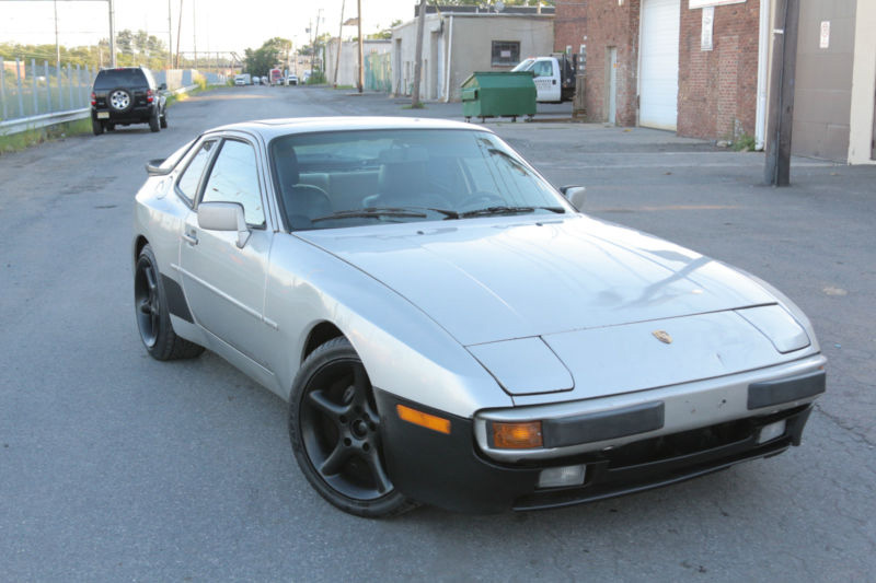Illustration for article titled How much Porsche does $800 buy? - The story of my Porsche 944 S